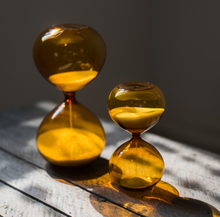 Load image into Gallery viewer, 5/15 Mins Caramel Glass Hourglass Clock Sand Glass Table Desk Office Decoration Sandglass Sand Timer kitchen Egg Timer - BestVase
