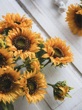 Load image into Gallery viewer, Sunflower Silk Flower Symbolizes joy and life Simulation Flowers Artificial Flower Retro Flower Props - BestVase