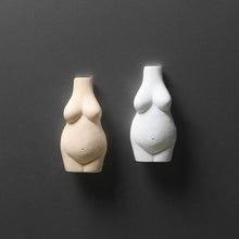 Load image into Gallery viewer, Venus Clay Mini Magnets Vases
