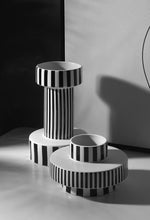 Load image into Gallery viewer, Bauhaus Minimalist Black & White Vases