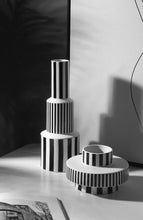 Load image into Gallery viewer, Bauhaus Minimalist Black & White Vases