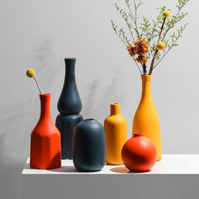 Load image into Gallery viewer, Contrasted Ceramic Vases