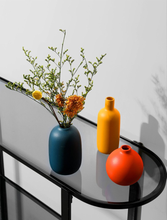 Load image into Gallery viewer, Contrasted Ceramic Vases