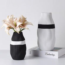 Load image into Gallery viewer, Contrast Ribbon Textured Ceramic Vase