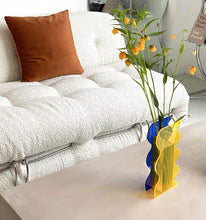 Load image into Gallery viewer, Mirror Contrast Wave Acrylic Vase