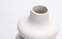 Load image into Gallery viewer, Meringue Abstract Ceramic Vase