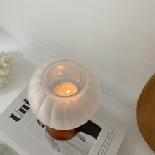 Load image into Gallery viewer, Retro Tulip Glass Candle Holder