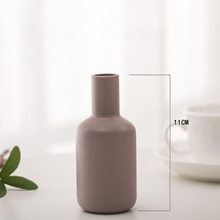 Load image into Gallery viewer, Earthy Elegance Tabletop Vase