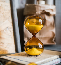 Load image into Gallery viewer, 5/15 Mins Caramel Glass Hourglass Clock Sand Glass Table Desk Office Decoration  Sandglass Sand Timer kitchen Egg Timer - BestVase
