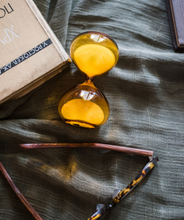 Load image into Gallery viewer, 5/15 Mins Caramel Glass Hourglass Clock Sand Glass Table Desk Office Decoration  Sandglass Sand Timer kitchen Egg Timer - BestVase
