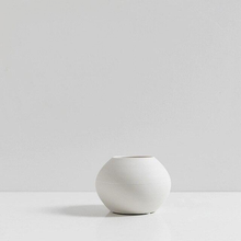 Load image into Gallery viewer, Modern White Sculpted Vases
