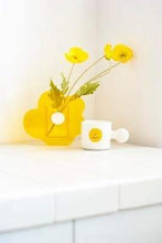 Load image into Gallery viewer, Light Transit Acrylic Vase
