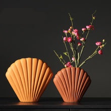 Load image into Gallery viewer, Shell Floral Ceramic Vase
