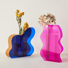Load image into Gallery viewer, Prism Light Acrylic Vase
