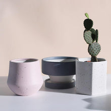 Load image into Gallery viewer, Kona Garden Planter
