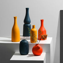 Load image into Gallery viewer, Contrasted Ceramic Vases
