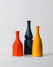 Load image into Gallery viewer, Contrasted Ceramic Vases
