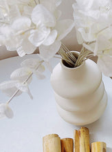 Load image into Gallery viewer, Meringue Abstract Ceramic Vase
