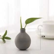 Load image into Gallery viewer, Earthy Elegance Tabletop Vase
