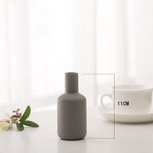 Load image into Gallery viewer, Earthy Elegance Tabletop Vase
